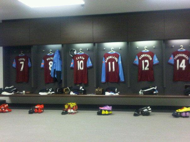 Carlos Cuellar choose his historic best eleven
