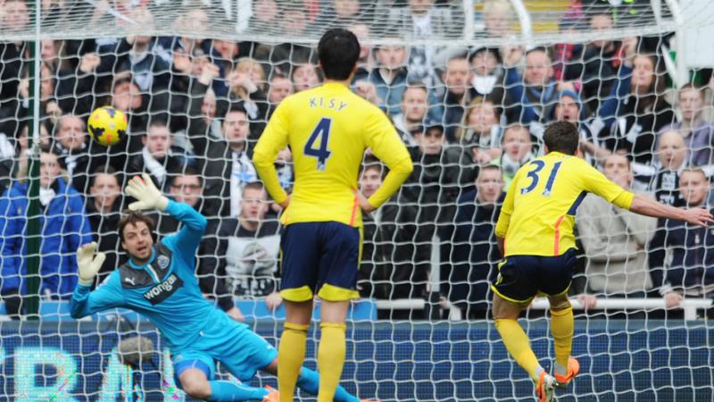 El Sunderland ve la luz ante el eterno rival