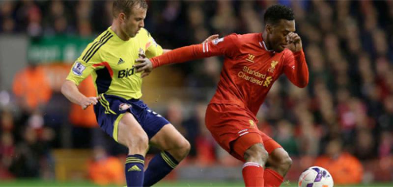 El Sunderland se mete en problemas en Anfield