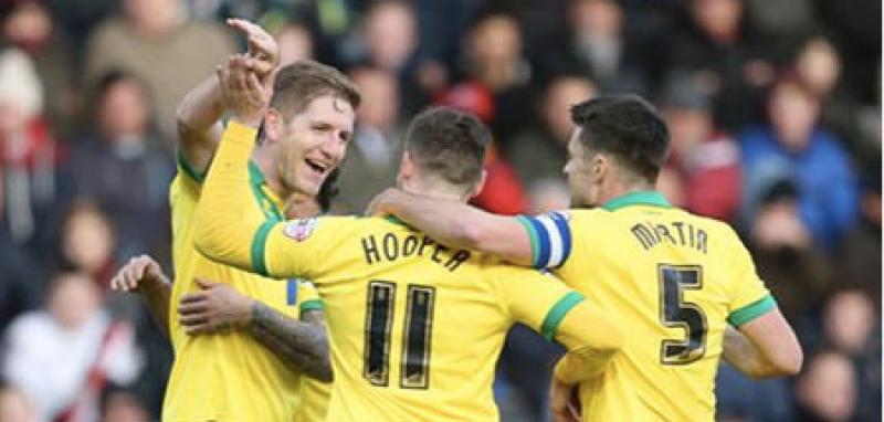 El Norwich frena al líder