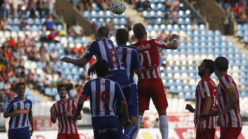 El Almería encaja su primera derrota en casa