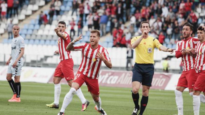 Almería lost but are out of relegation zone