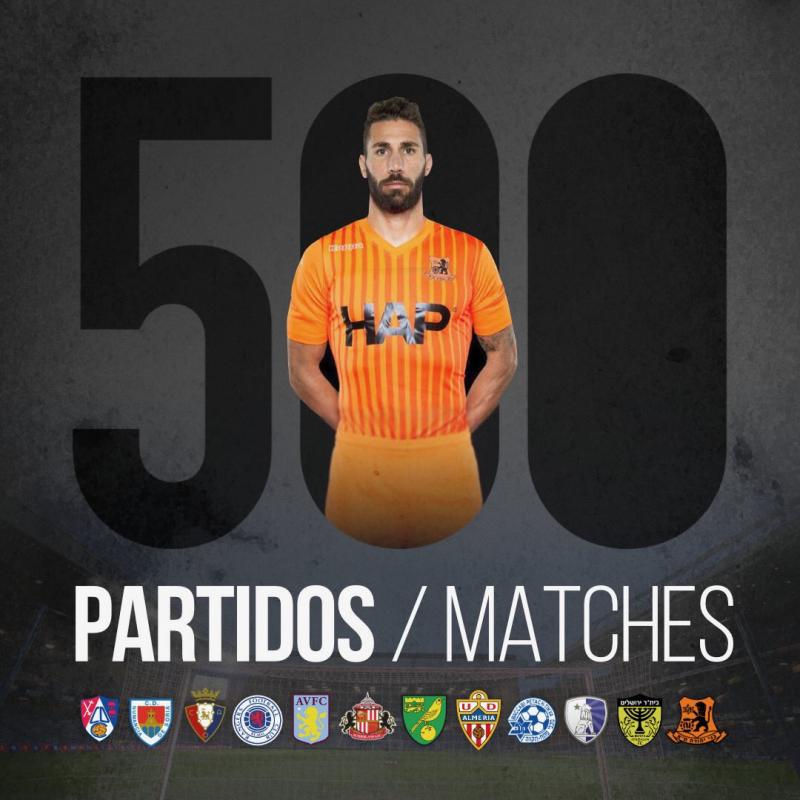 Carlos Cuéllar reaches 500 matches