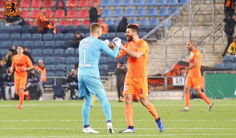 Carlos Cuéllar reaches the Cup final after an epic game