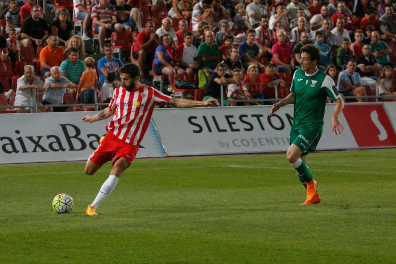 Carlos Cuéllar debuta con triunfo
