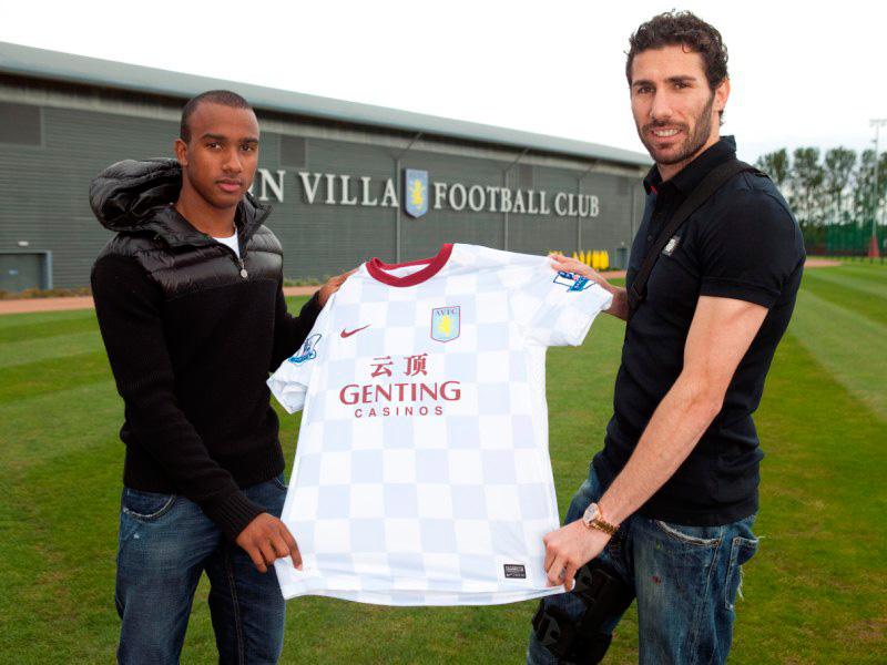 Cuéllar y Delph presentan la nueva segunda equipación