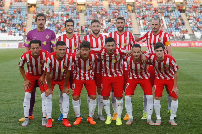 Carlos recibe elogios por su actuación copera